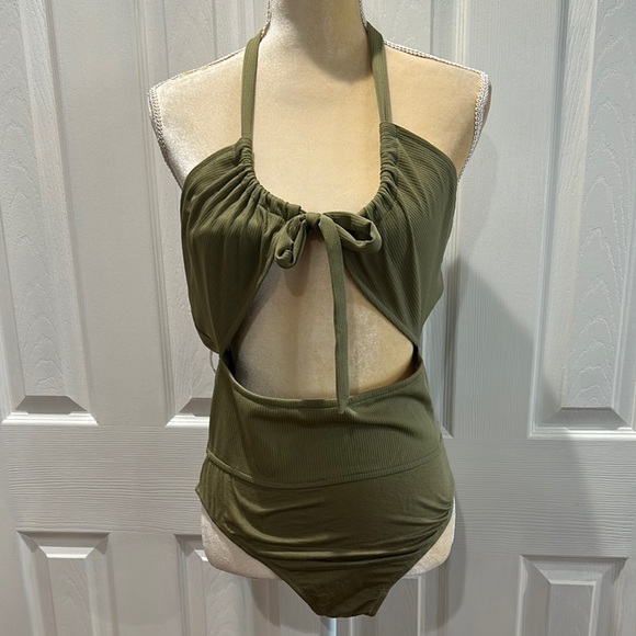 Princess Polly Olive Green Halter BodySuit Size 12 - Picture 1 of 11
